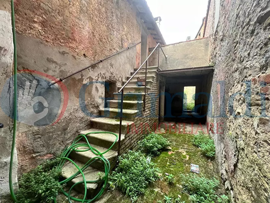 Immagine 29 di Palazzo in vendita  in Piazza FrÃ  Giovanni da Pian di Carpine a Magione