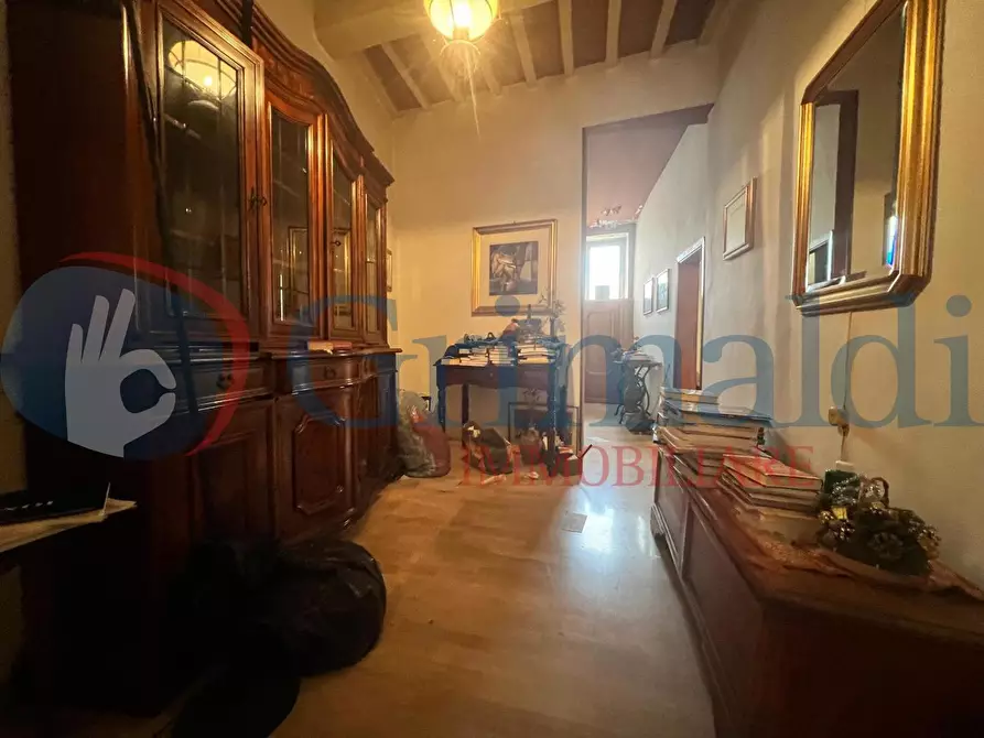 Immagine 8 di Palazzo in vendita  in Piazza FrÃ  Giovanni da Pian di Carpine a Magione