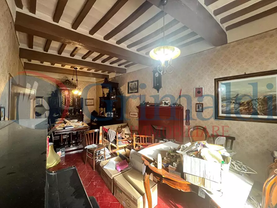 Immagine 3 di Palazzo in vendita  in Piazza FrÃ  Giovanni da Pian di Carpine a Magione