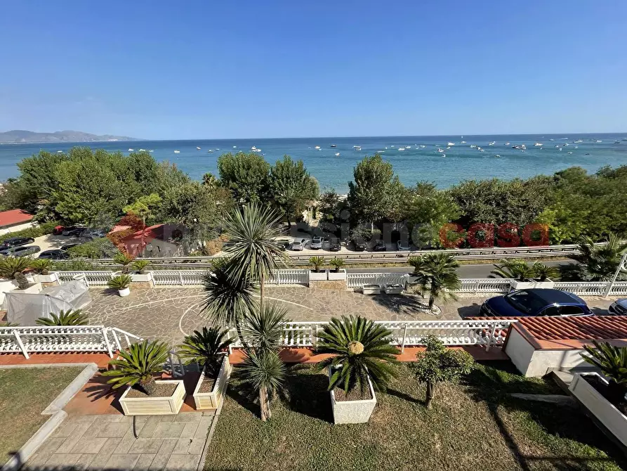 Immagine 5 di Villa in vendita  in Via TORRE GREGORIANA, 5 a Terracina