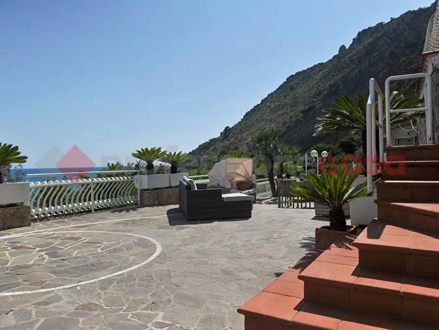 Immagine 15 di Villa in vendita  in Via TORRE GREGORIANA, 5 a Terracina