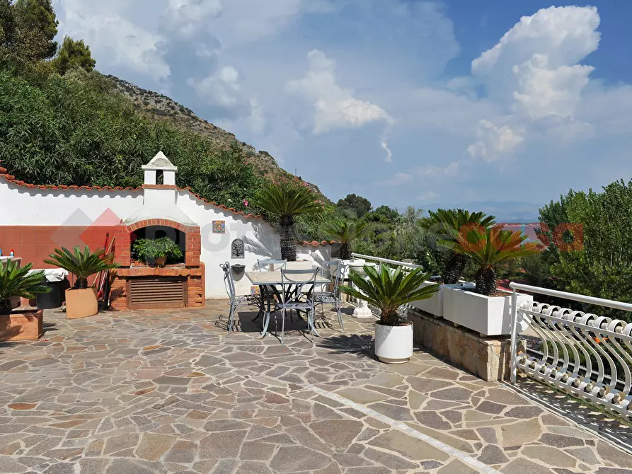 Immagine 9 di Villa in vendita  in Via TORRE GREGORIANA, 5 a Terracina