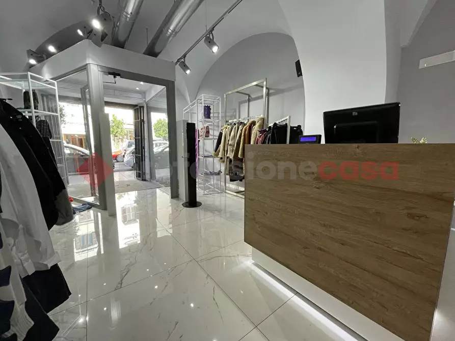 Immagine 1 di Negozio in vendita  in Via ROMA, 52 a Terracina