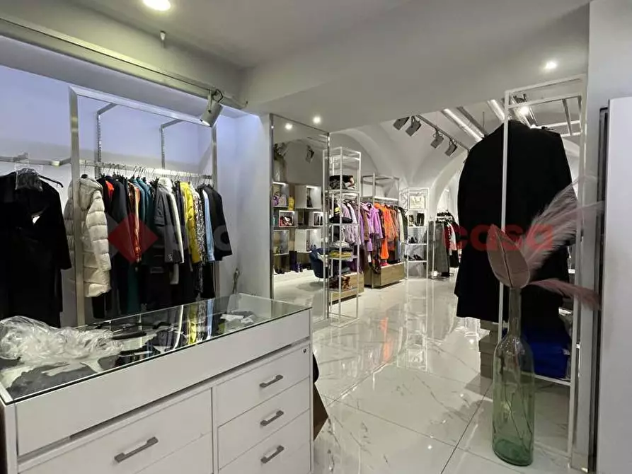 Immagine 16 di Negozio in vendita  in Via ROMA, 52 a Terracina