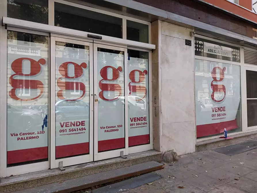Immagine 2 di Negozio in vendita  in Via Dante, 48 a Palermo