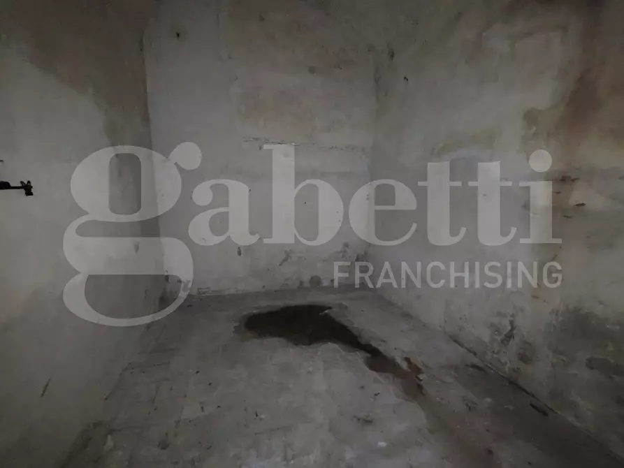 Immagine 14 di Magazzino in vendita  in Via Galileo Galilei, 56 a Giulianova