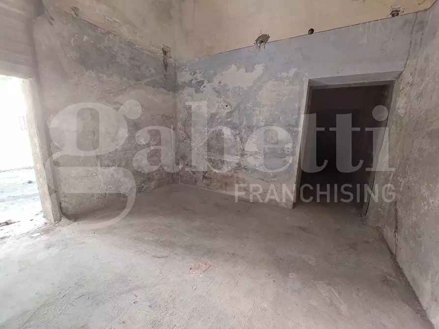 Immagine 9 di Magazzino in vendita  in Via Galileo Galilei, 56 a Giulianova