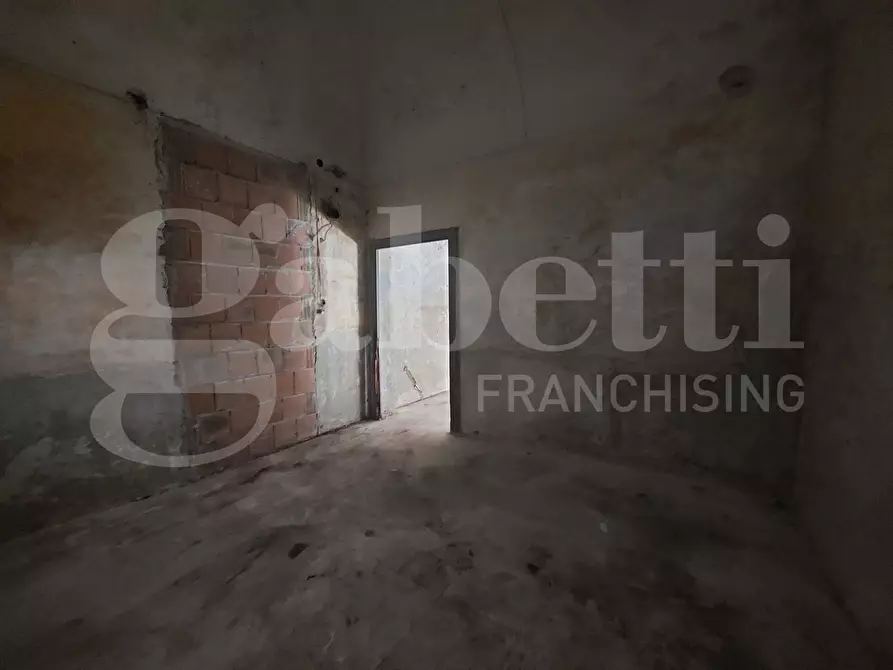 Immagine 12 di Magazzino in vendita  in Via Galileo Galilei, 56 a Giulianova