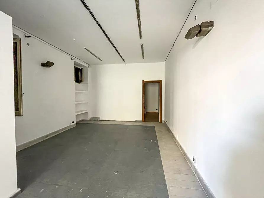 Immagine 8 di Negozio in vendita  in Via vincenzo gioberti, 1 - 3- 5 a Siracusa