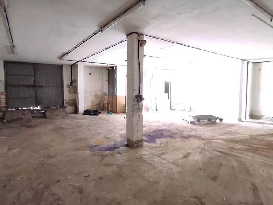 Immagine 5 di Magazzino in vendita  in Via PONCHIELLI a San Severo