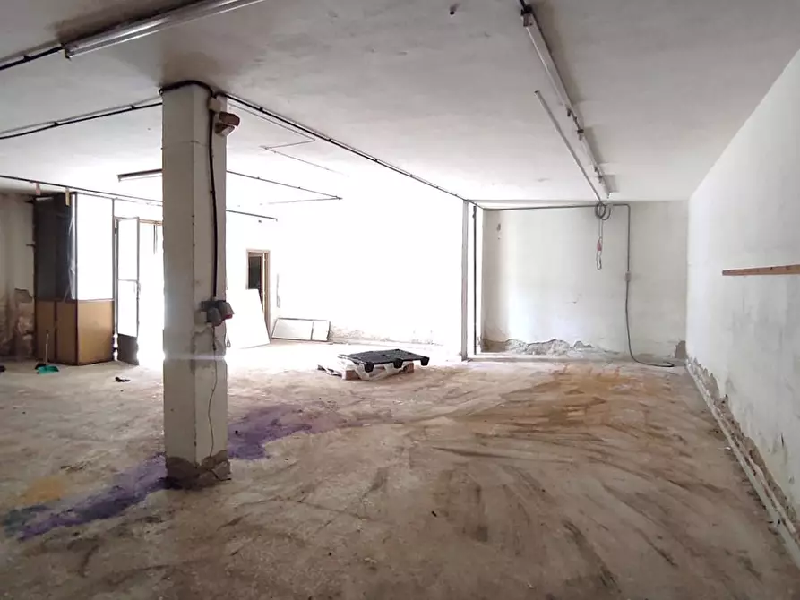 Immagine 9 di Magazzino in vendita  in Via PONCHIELLI a San Severo