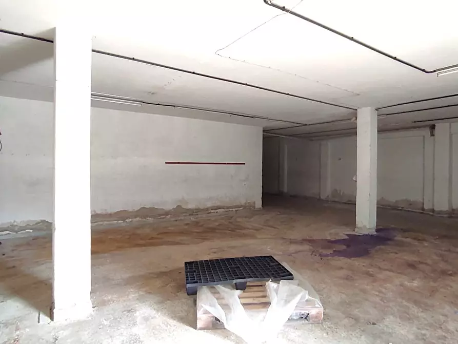 Immagine 8 di Magazzino in vendita  in Via PONCHIELLI a San Severo