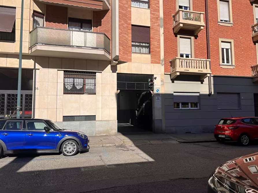 Immagine 1 di Box auto in vendita  in Via Spallanzani, 16/A a Torino