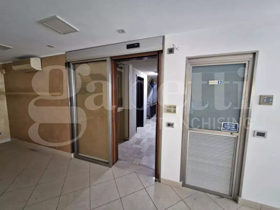 Immagine 7 di Appartamento in vendita  in Corso Tukory a Palermo