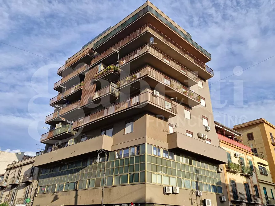 Immagine 2 di Appartamento in vendita  in Corso Tukory a Palermo