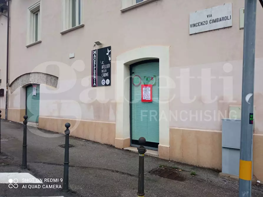 Immagine 3 di Negozio in affitto  in Piazza Santamaria, 1 a Benevento