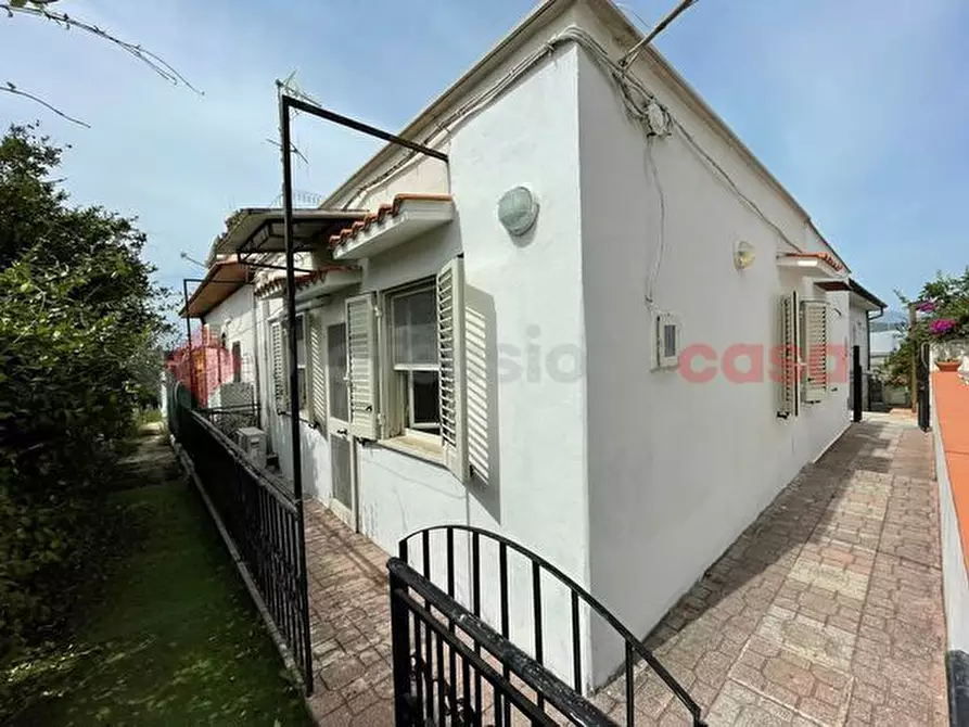 Immagine 1 di Villa in vendita  in Via SALETTE, 34 a Sperlonga