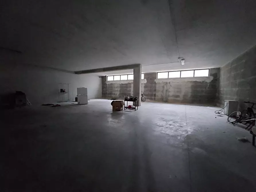 Immagine 3 di Magazzino in vendita  in Via Nazionale, 0 a Tortoreto