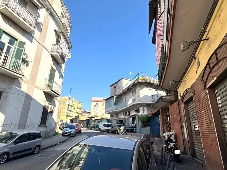 Immagine 1 di Negozio in vendita  in Via filippo maria briganti a Napoli