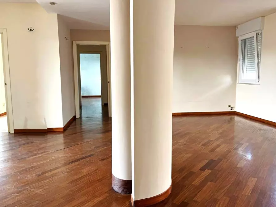 Immagine 3 di Appartamento in vendita  in Via GUARESCHI a San Severo