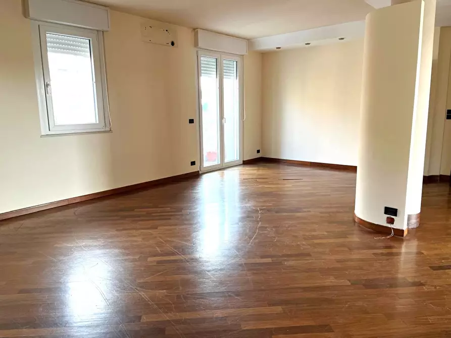 Immagine 2 di Appartamento in vendita  in Via GUARESCHI a San Severo