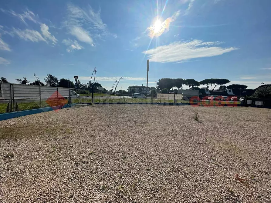 Immagine 25 di Negozio in affitto  in Via PONTINA, 148 a Terracina