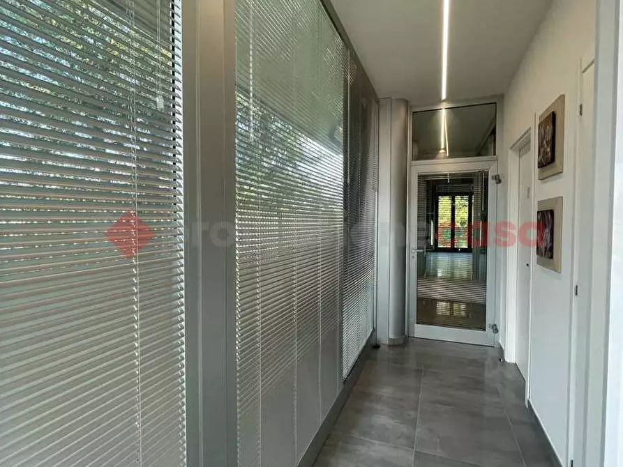 Immagine 9 di Negozio in affitto  in Via PONTINA, 148 a Terracina