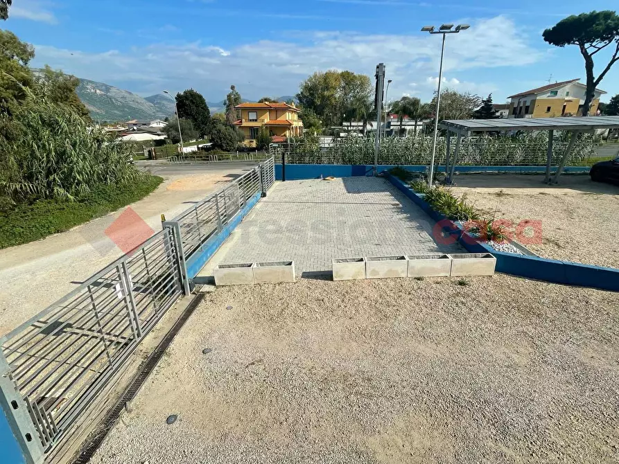 Immagine 12 di Negozio in affitto  in Via PONTINA, 148 a Terracina