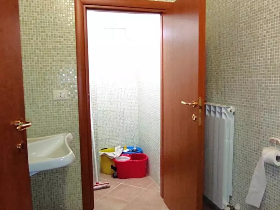 Immagine 12 di Ufficio in affitto  in Via ALESSANDRO VOLTA a San Severo