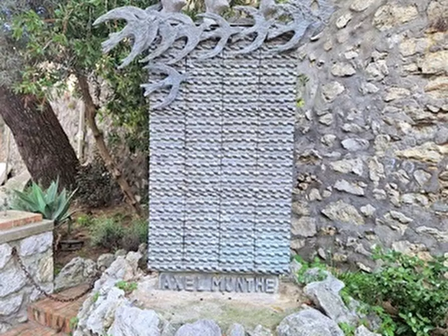 Immagine 35 di Villetta a schiera in vendita  in Via lo pozzo a Anacapri