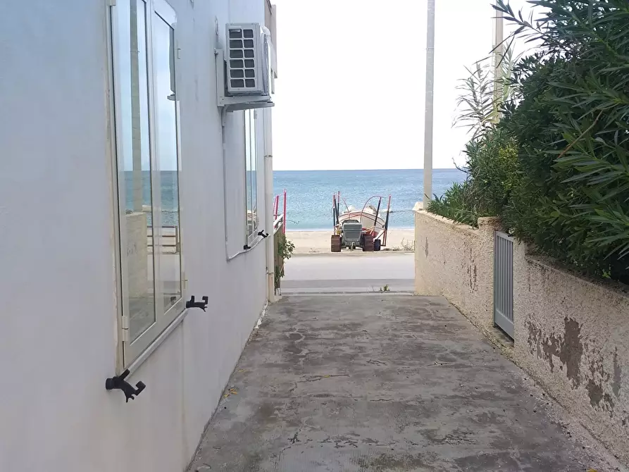 Immagine 4 di Casa indipendente in vendita  in Via lungomare san saba, 3 a Messina