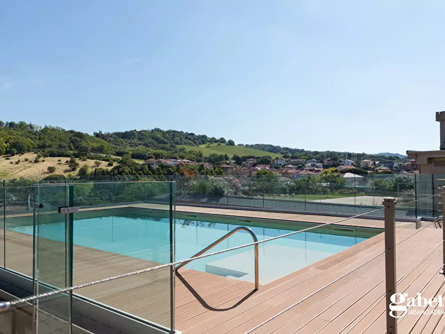 Immagine 2 di Appartamento in vendita  in Via Romagna a Gabicce Mare