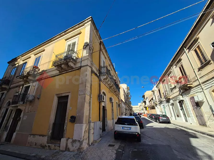 Immagine 1 di Palazzo in vendita  in Via Isonzo, 147 a Siracusa