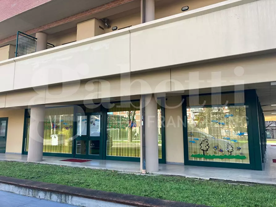 Immagine 4 di Negozio in vendita  in Via SANDRO PERTINI, 139 a Bastia Umbra