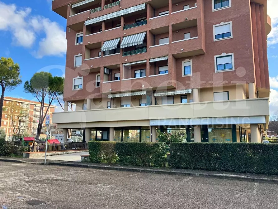 Immagine 1 di Negozio in vendita  in Via SANDRO PERTINI, 139 a Bastia Umbra