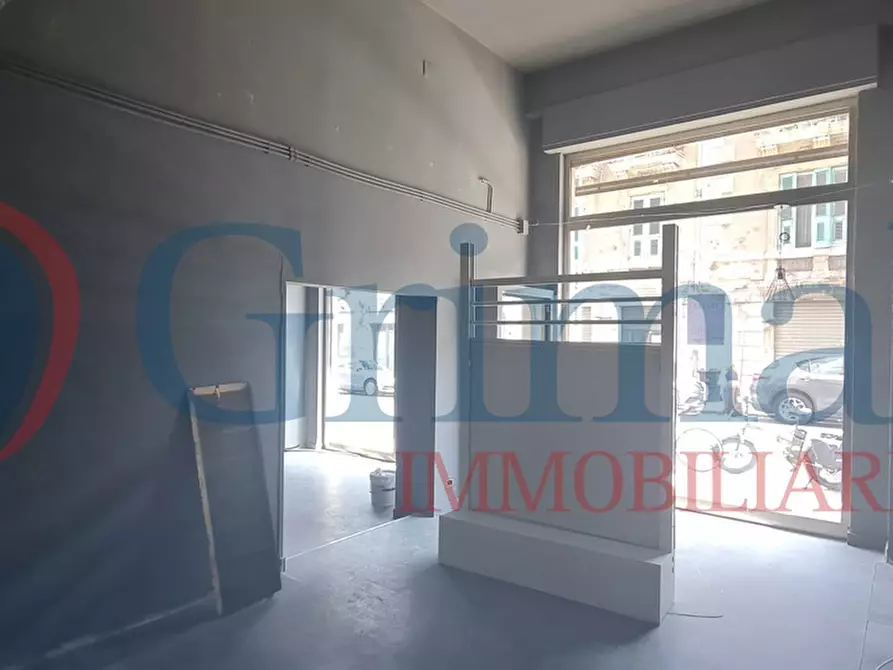 Immagine 10 di Negozio in affitto  in Via Santa Maria La Porta a Messina