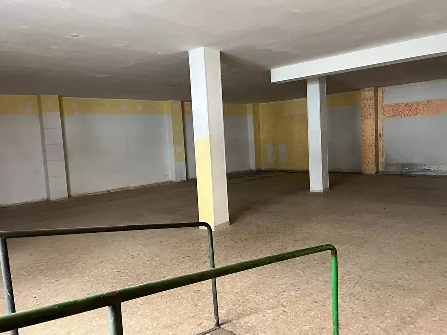 Immagine 5 di Negozio in vendita  in Via LECCESE a San Severo