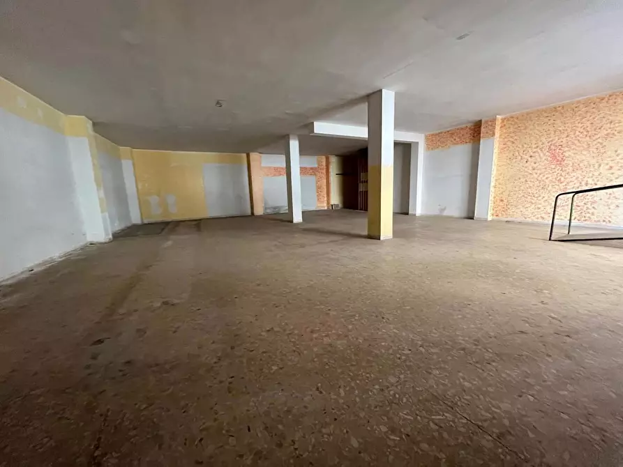 Immagine 6 di Negozio in vendita  in Via LECCESE a San Severo
