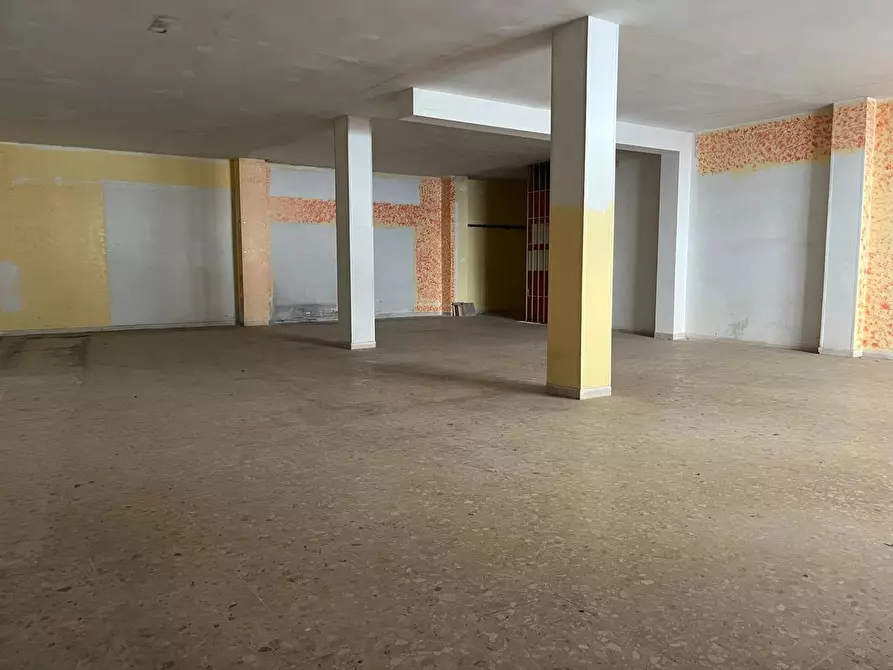Immagine 4 di Negozio in vendita  in Via LECCESE a San Severo