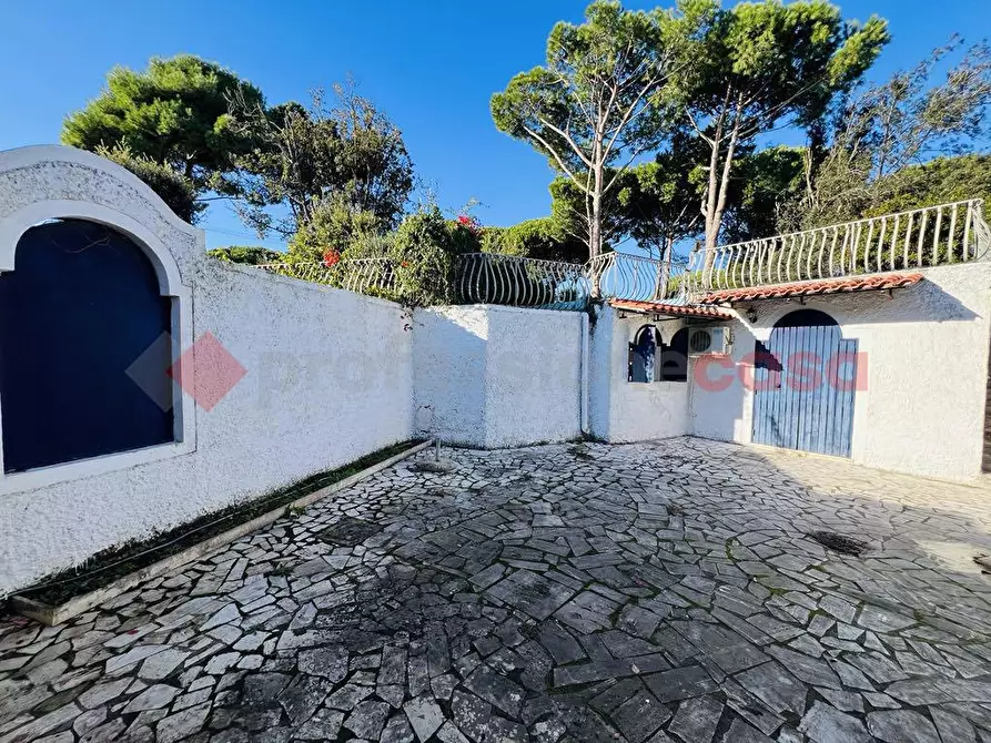Immagine 26 di Villa in vendita  in Via TERRACINA, 50 a San Felice Circeo