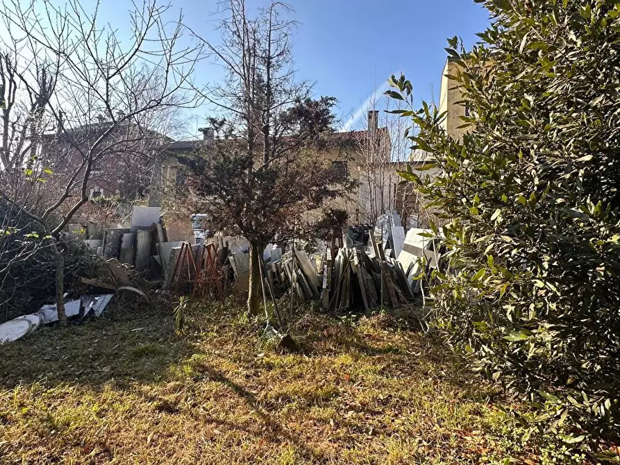 Immagine 4 di Palazzo in vendita  in Via DE GASPERI a Legnano