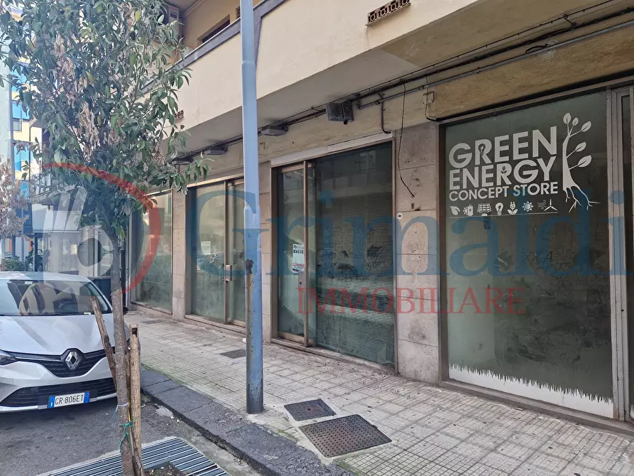 Immagine 5 di Negozio in vendita  in Via Ettore Lombardo Pellegrino, 19 a Messina