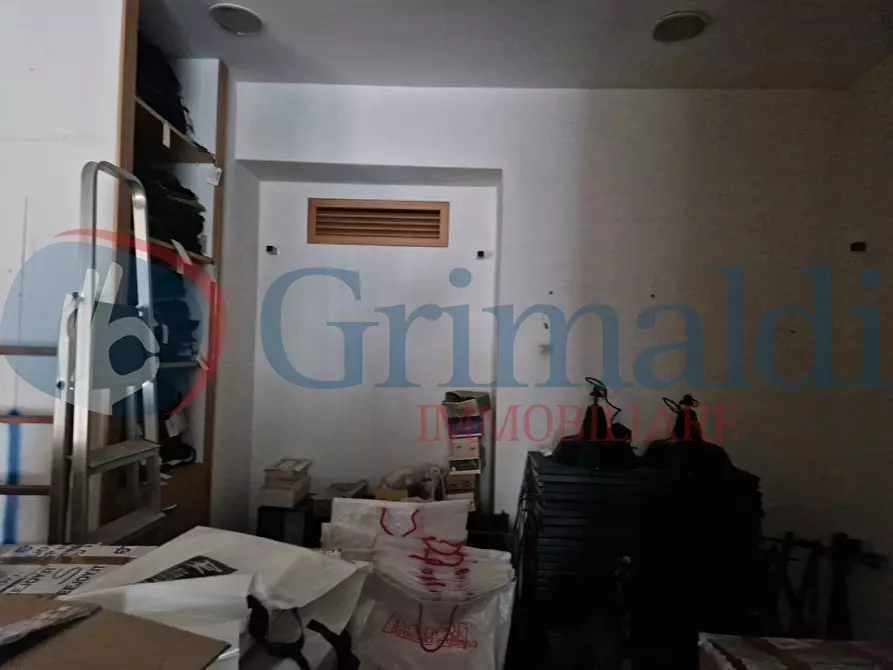 Immagine 12 di Negozio in vendita  in Via Ettore Lombardo Pellegrino, 19 a Messina