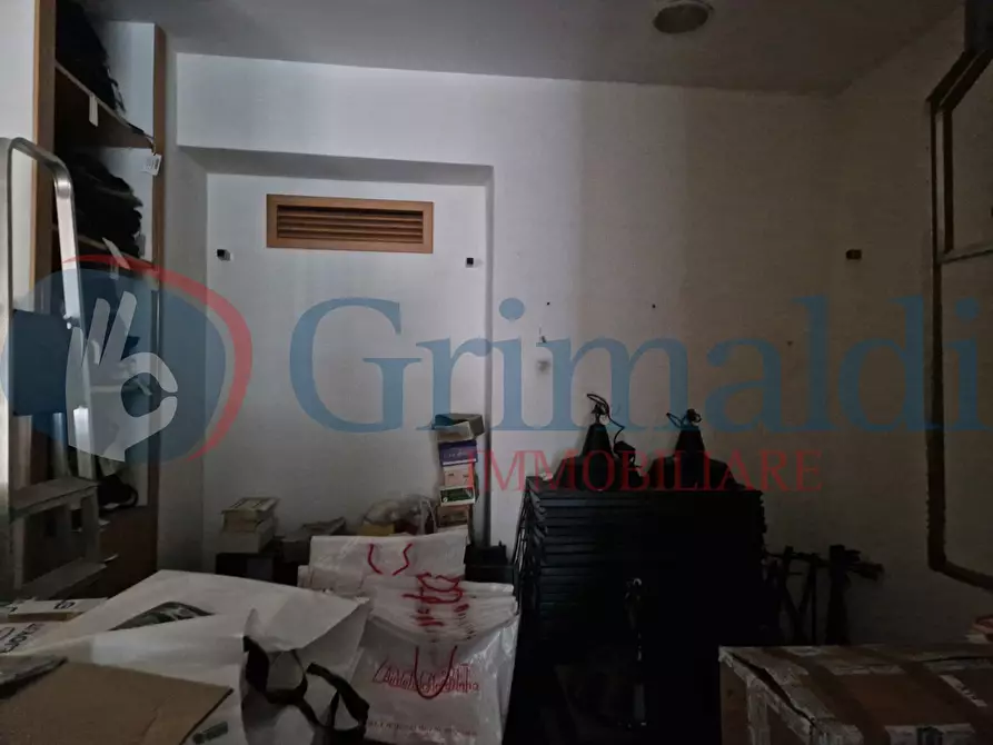 Immagine 10 di Negozio in vendita  in Via Ettore Lombardo Pellegrino, 19 a Messina
