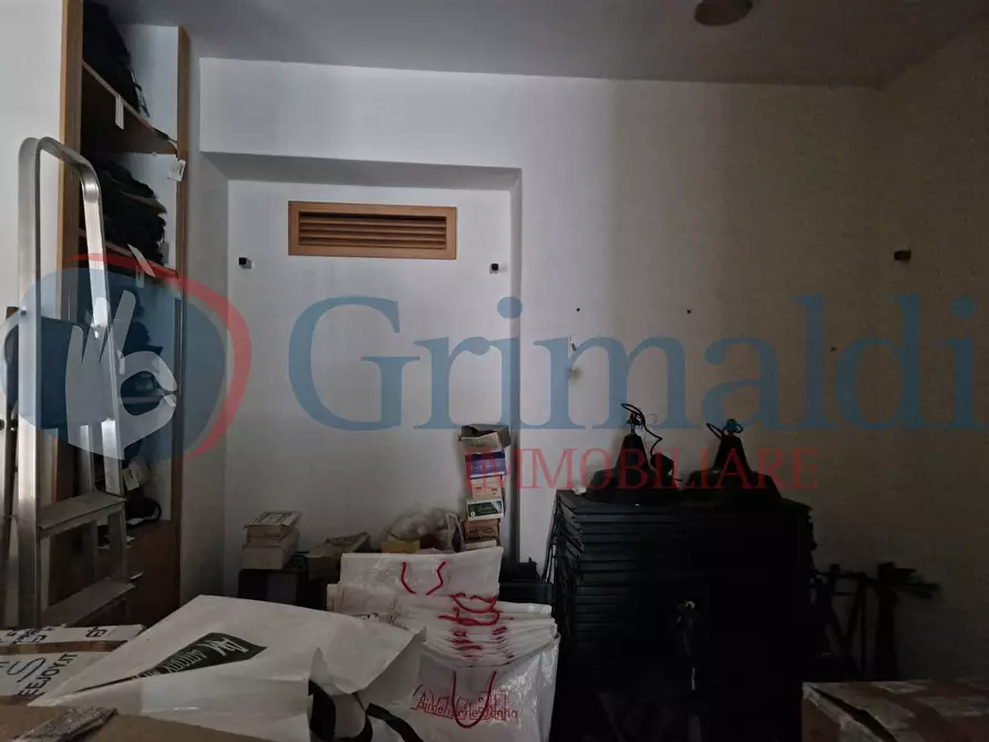 Immagine 9 di Negozio in vendita  in Via Ettore Lombardo Pellegrino, 19 a Messina