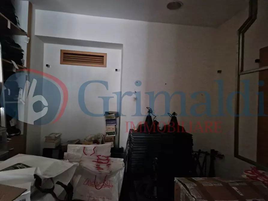Immagine 13 di Negozio in vendita  in Via Ettore Lombardo Pellegrino, 19 a Messina