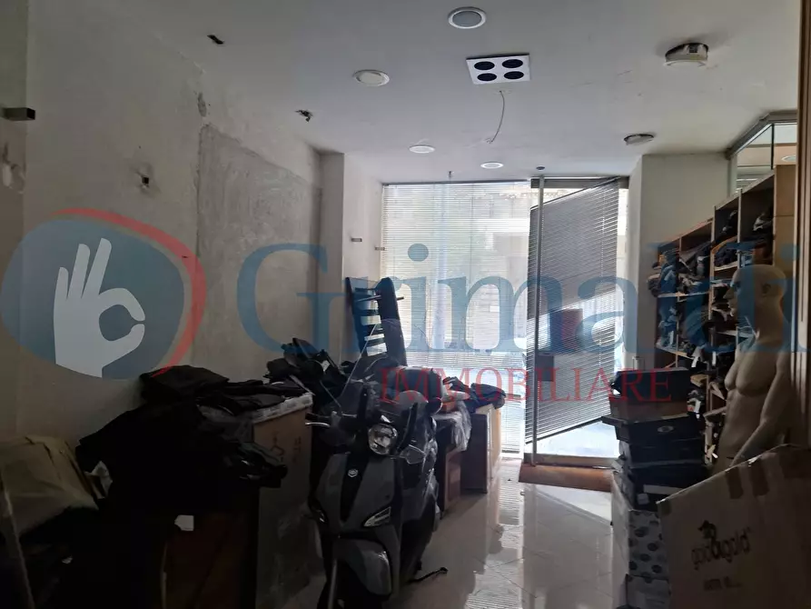 Immagine 15 di Negozio in vendita  in Via Ettore Lombardo Pellegrino, 19 a Messina