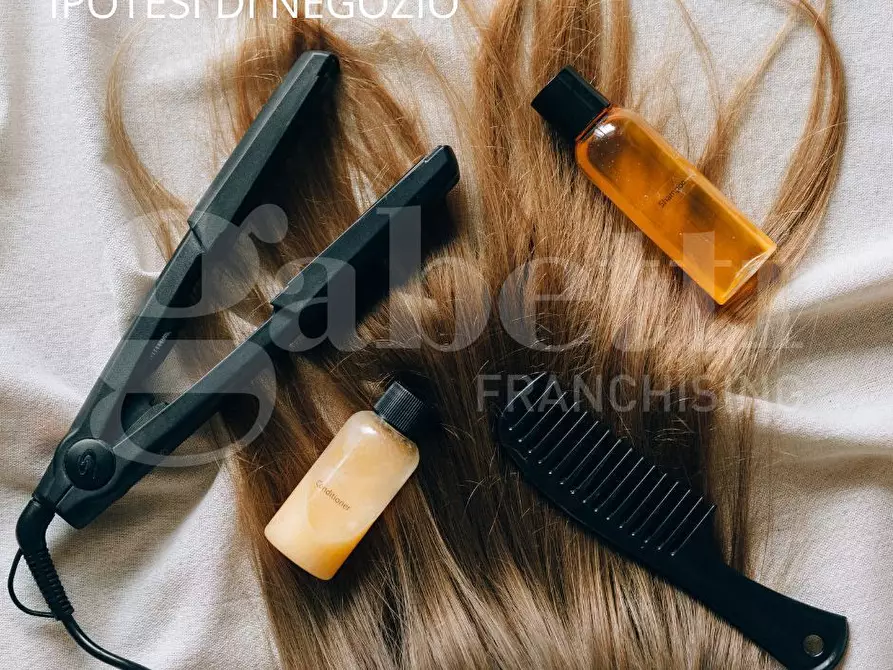 Immagine 7 di Negozio in affitto  in Via CHIOGGIA- CALLE CESARE BATTISTI, 00 a Chioggia