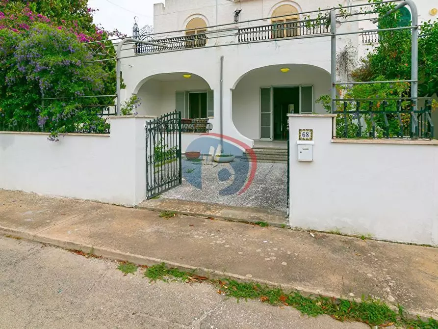 Immagine 1 di Casa bifamiliare in vendita  in Viale Orsa Maggiore, 68 a Gallipoli