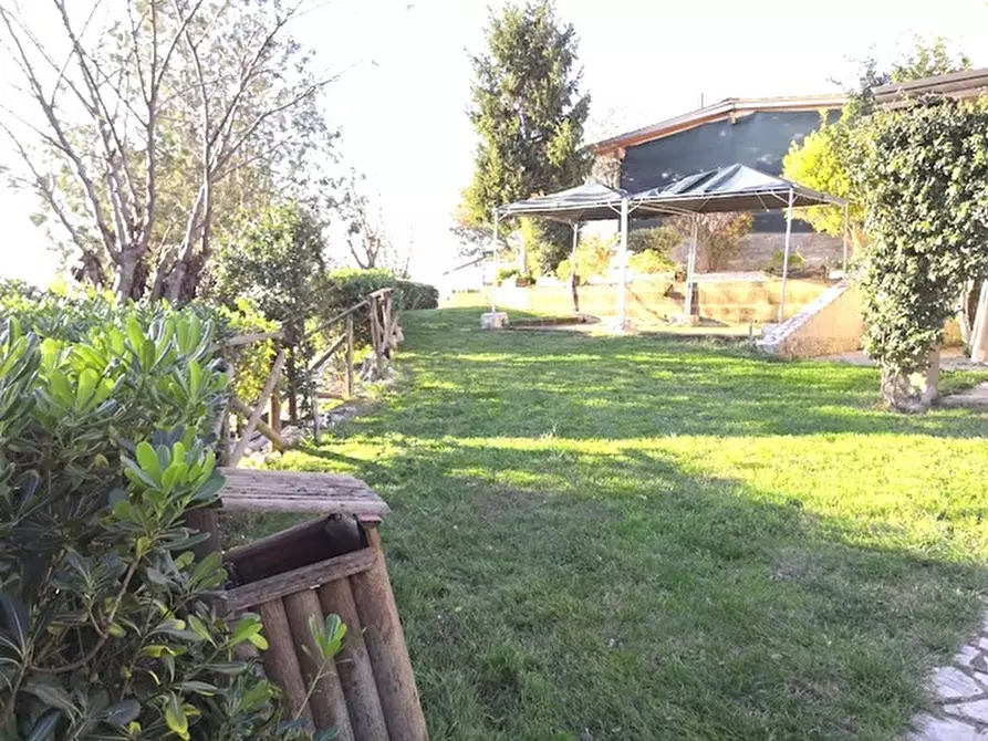 Immagine 3 di Casa quadrifamiliare in vendita  in Via tore II traversa a Dugenta